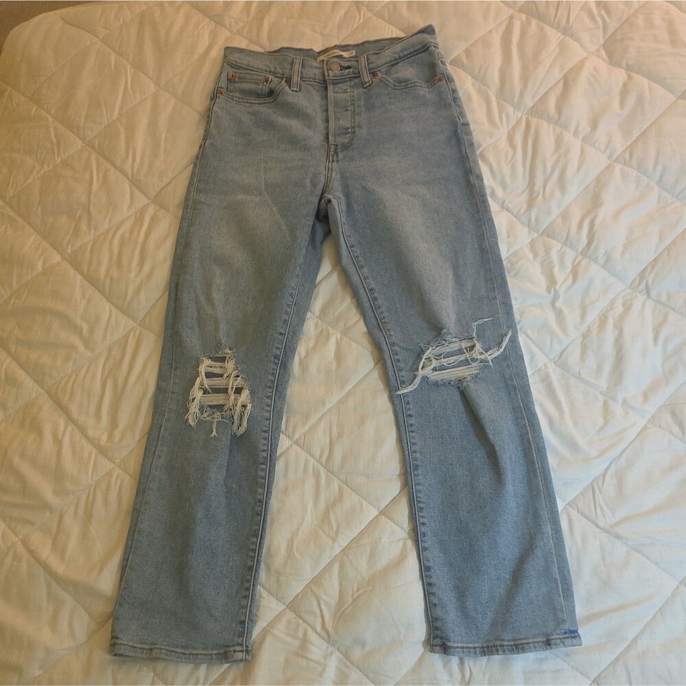Levi's Women's Wedgie Straight Jeans 27 Blue Light Wash Distressed High Rise
